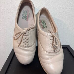 SAS Siesta Women’s Walking Shoes Bone Leather Lace Up Comfort Sneaker Size 8.5 W
